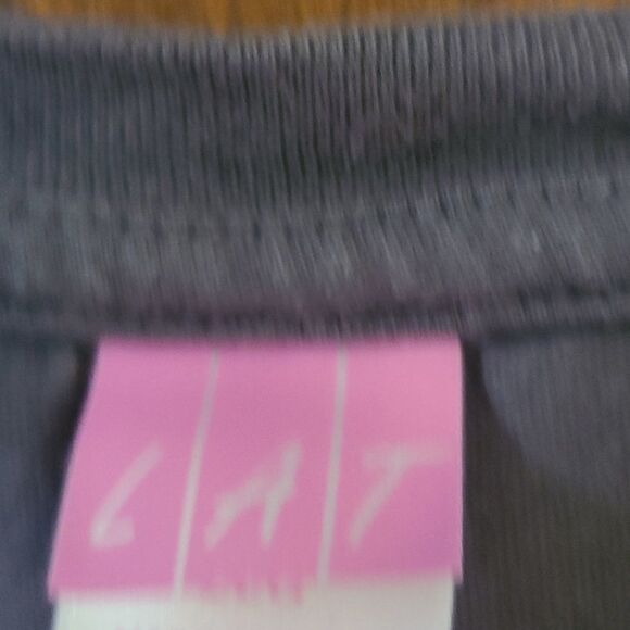 Ladie's/Women's Grey Short Sleeved 2XL Tee Shirt - Picture 3 of 5